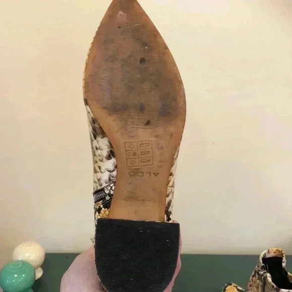 Aldo snakeskin boots with side zipper. - Picture 5 of 9